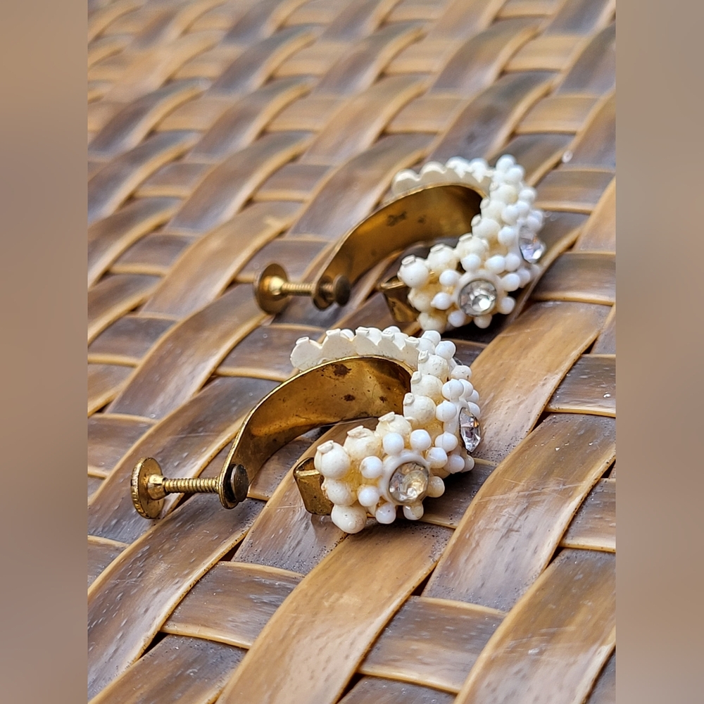 Vintage goldtone beaded hoops, 1" - Picture 4 of 11